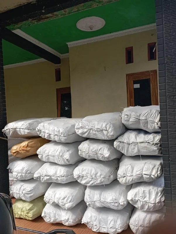 Tempat produksi Sapu Lidi Kelapa Alami dari PT Aulia Ridwan Global